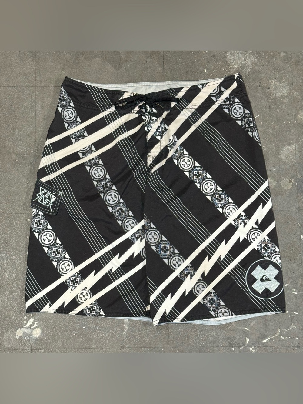Vintage Quicksilver Board Shorts Men's 33 Graffiti Spellout Y2K Beach X Games